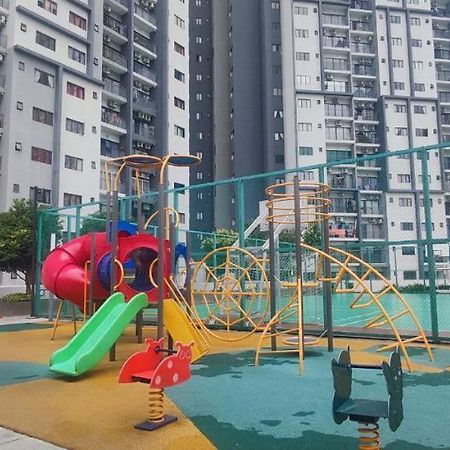 Rf Homestay Nilai Kültér fotó