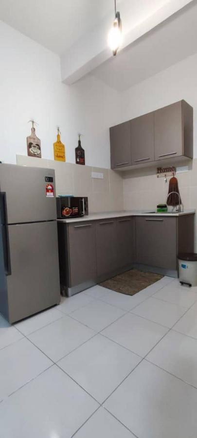 Rf Homestay Nilai Kültér fotó