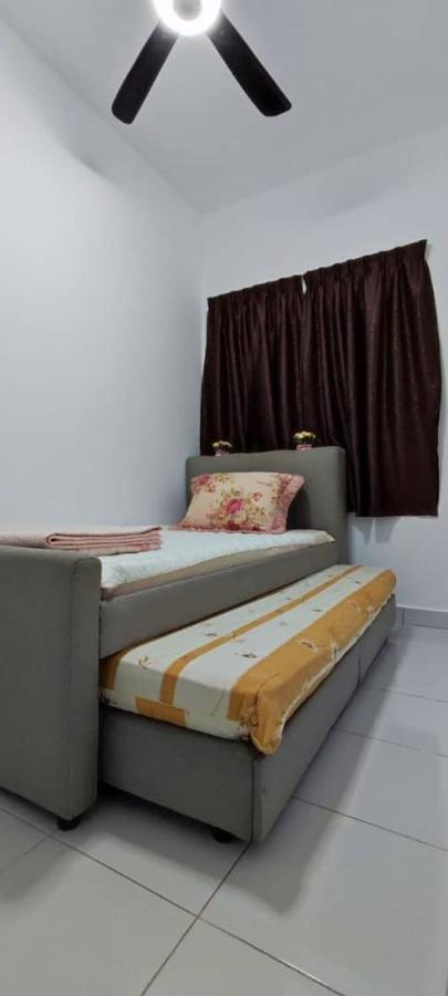 Rf Homestay Nilai Kültér fotó
