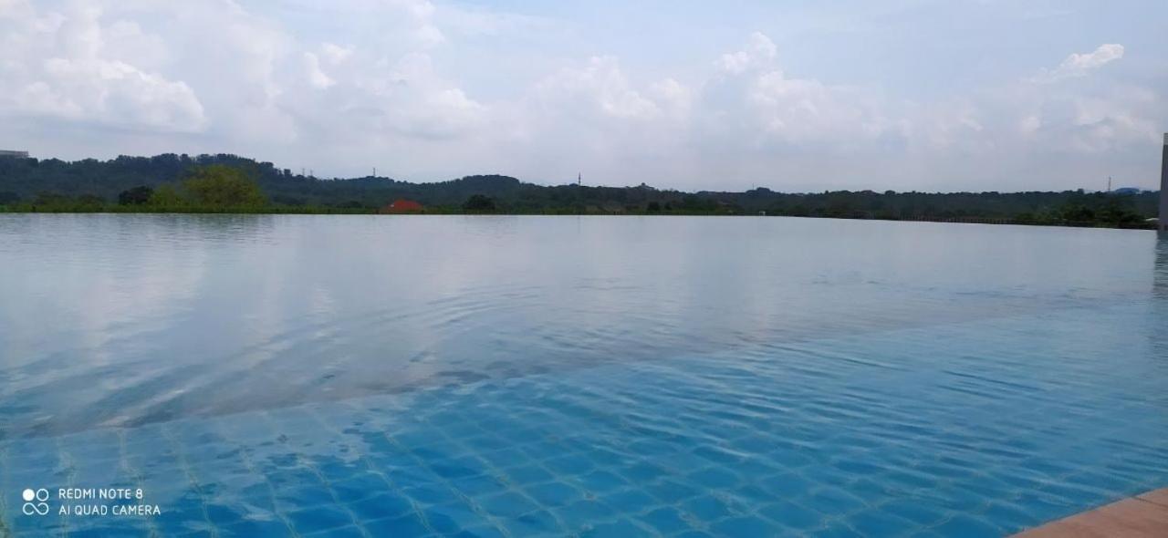 Rf Homestay Nilai Kültér fotó